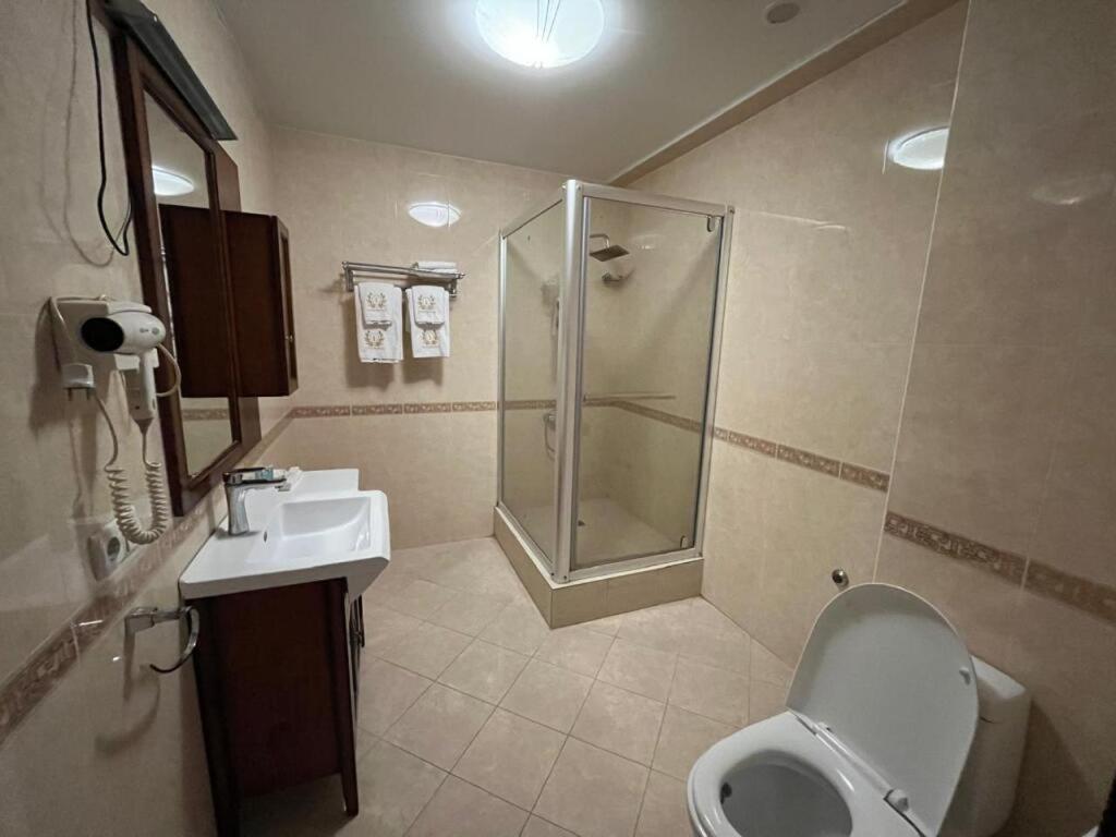 Luxurious Hotel Taraz Luaran gambar