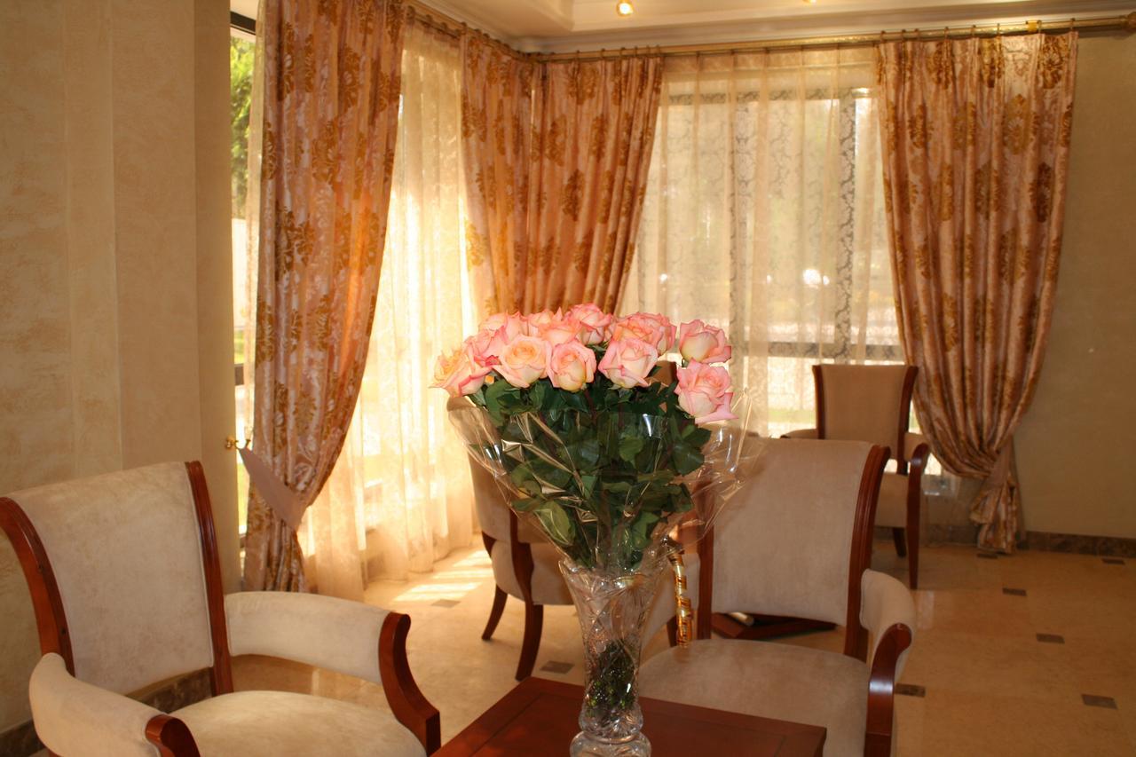 Luxurious Hotel Taraz Luaran gambar