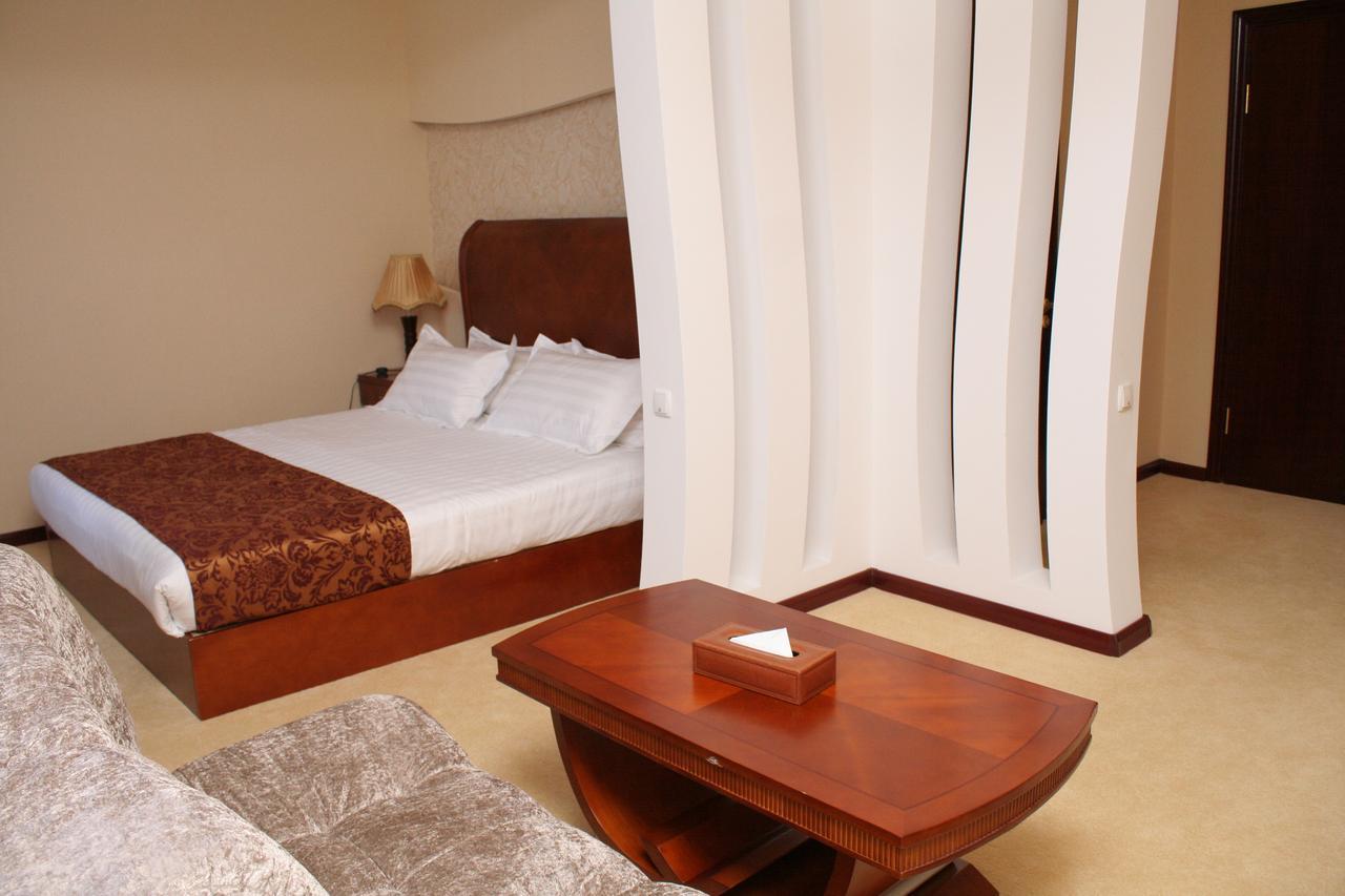 Luxurious Hotel Taraz Luaran gambar